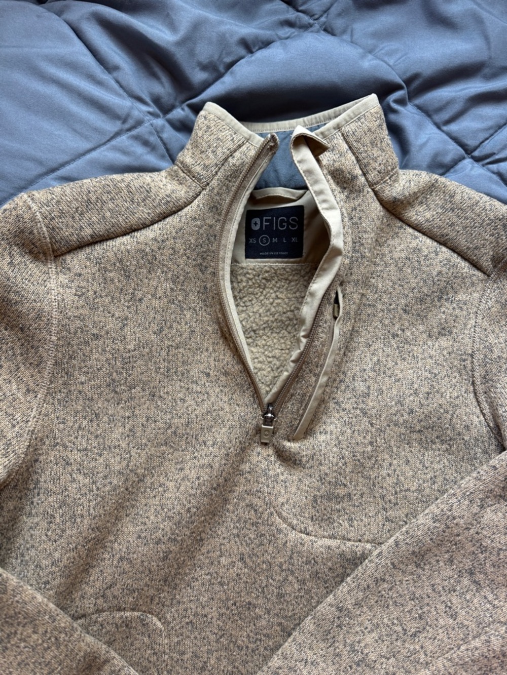 FIGS women’s Heathered Tan Zip-Up Pullover